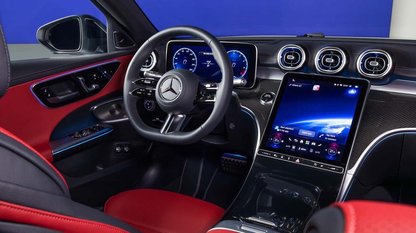 Mercedes-Benz C-Serisi iç mekan ve MBUX ekranı